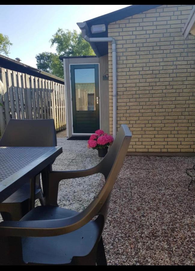 Cozy Chalet In Opmeer Near Amsterdam And Beach المظهر الخارجي الصورة