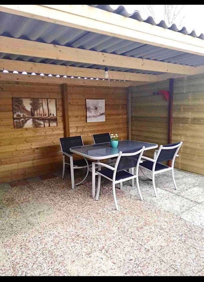 Cozy Chalet In Opmeer Near Amsterdam And Beach المظهر الخارجي الصورة