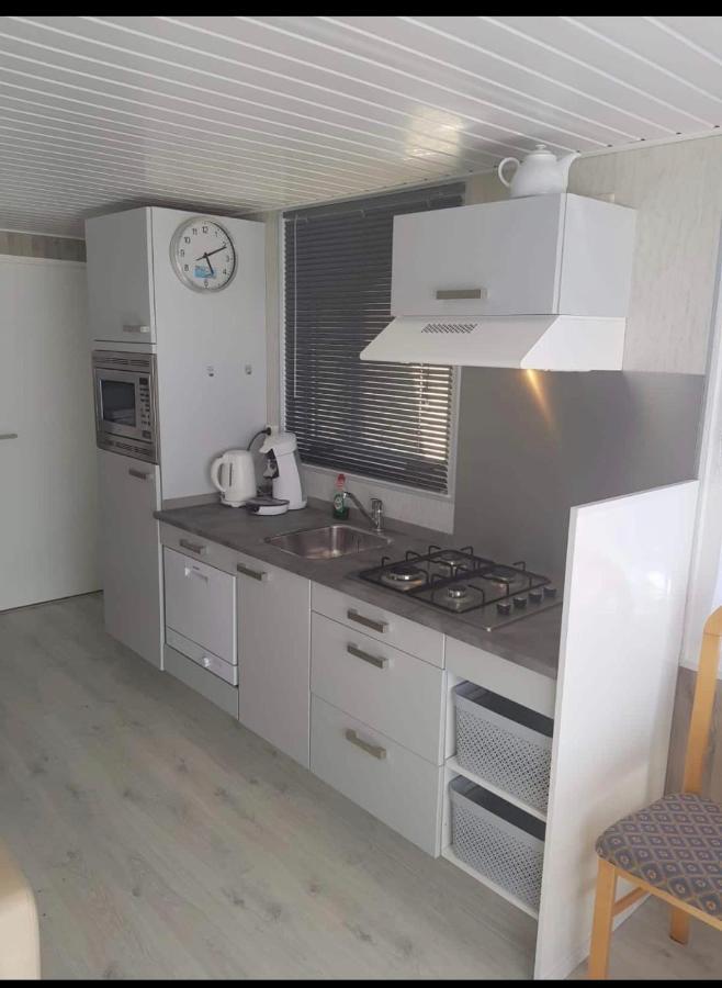 Cozy Chalet In Opmeer Near Amsterdam And Beach المظهر الخارجي الصورة